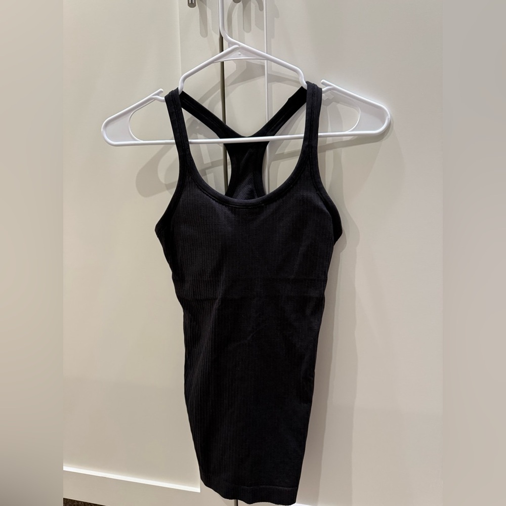 Lululemon ebb to street tank